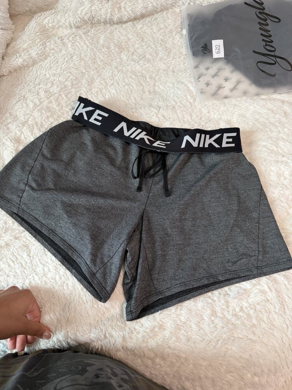 Nike Dri-FIT Women’s S Gray/Black Solid Athletic Activewear Shorts Logo